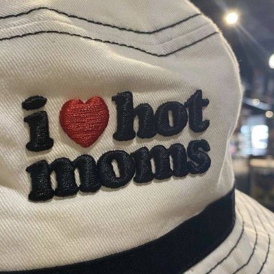 Ilovemywife_00's profile picture. 