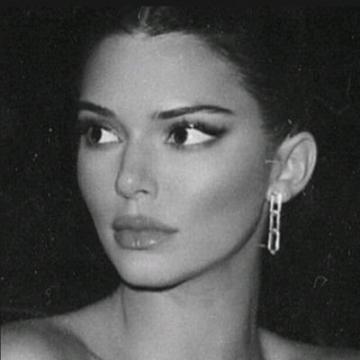 ii_0ji's profile picture. I don't know what's going on...