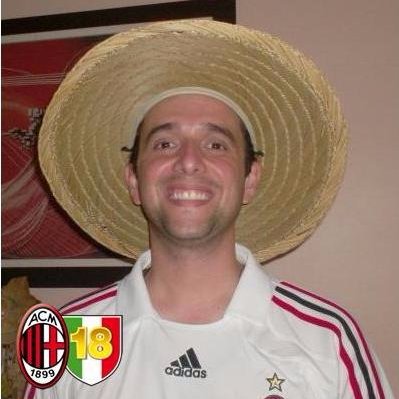 Orgulloso de ser ZULIANO!! Maracucho magallanero, rossoneri, vinotinto, papa orgulloso. Hijo de @EmiroViera y Maureta. Ingeniero en Computación.