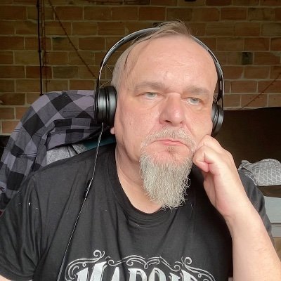 andrzej_112's profile picture. Polak, Europejczyk
Lubię espresso, mechaniczne zegarki, mechaniczne klawiatury, rock end roll, dobry seks i żwawe auta.