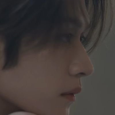 linoskiiii's profile picture. will reincarnate as a pudding or flaming hot cheetos