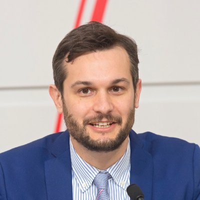 PR Consultant @aerztekammerat - Entdeckt der Leser nicht, dass diesem Profil eine private Weltansicht zu Grunde liegt, so verdient er keinen Beifall.