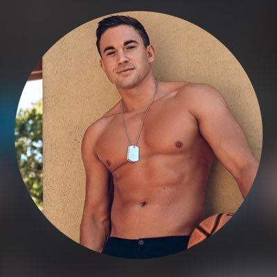willparfitt1024's profile picture.