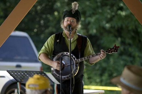 Clan Suibhne (pronounced Sweeney) are a family group from the Jersey Shore, doing acoustic Yank-Irish-Celtic roots music.