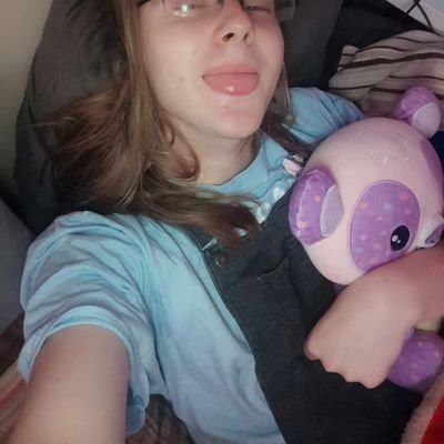 22yr
trans femmish (hrt03.29.22)
little
poly
demisexual
pet/little/slave of @jazzycat67
