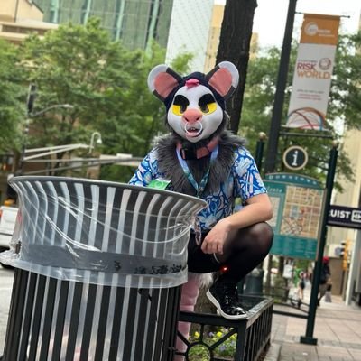 ❤ Level 20 ❤🖤🤍 I DONT BITE... JUST A FRIENDLY OPOSSUM LOOKING TO MAKE NEW FRIENDS DM'S OPEN