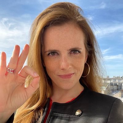 🎤 International communications coach, consultant & lecturer. 🌍 Co-founder of Consultancy32 📺 Pitch coach “Qui veut être mon associé” season 5