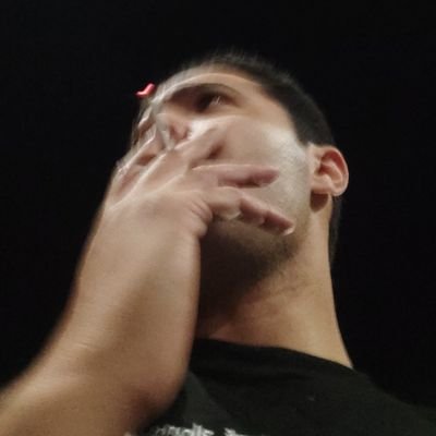 فَما في نَعيمٍ بَعدَ فَقدِكِ لَذَّةٌ
، وَلا في سُرورِ لَستِ فيهِ سُرورُ