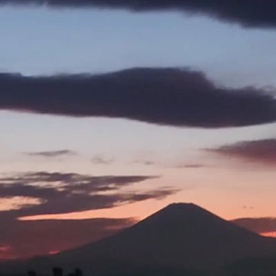 I ♥GB🇬🇧名前の読み方は「あいわずえー」10silkcut pleaseはUK喫煙時代の名残です。成人済。複数垢持ってる方、リムブロされるなら全垢でお願いします。心が狭くてすみません🙇♂️