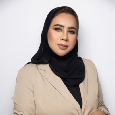 مذيعة أخبار وبرامج بإذاعة سلطنة عمان  #وزاة_الإعلام