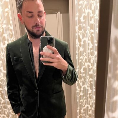 brantlycrosby's profile picture. i'm brant. i'm in love with my life and the world. dreamer, lover, singer, crazy person.