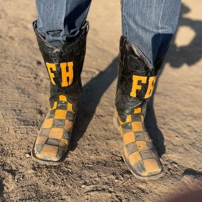 We are a group of FHSU rodeo club alumni, friends and supporters!