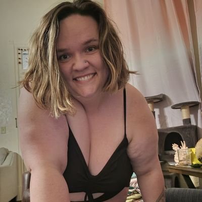 B/U for @ToasterD1 🌻 28 🌻 BBW 🌻 18+ only 🌻 She/Her 🌻 CLICK MY LINK FOR MORE ⬇️⬇️⬇️⬇️