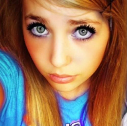 Girlsdoitall's profile picture. Model, failed vegetarian, french and waiting for my prince charming to show up on his white horse.  Follow me and you'll enter a magic world!♥ #TeamFollowBack