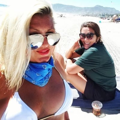 EstherElise's profile picture. Make it make sense ♥