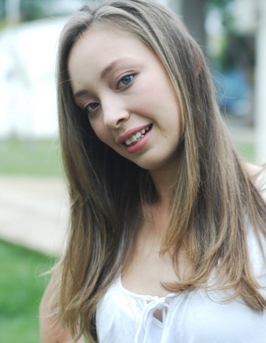 Aquєlα quє αcordα, dєρσis dє uм soиho;
≈→ lєvαиtα, depois dє uм toмbo;
≈→ sorri dєpois de uмα grαиdє dєcєpçαo ;♥