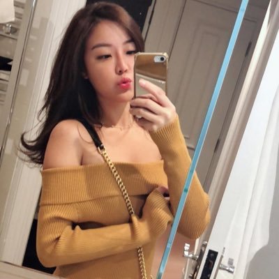 I'm a divorced woman and I just want to meet some new people. Someone we can trust. Have common hobbies and common ideas.