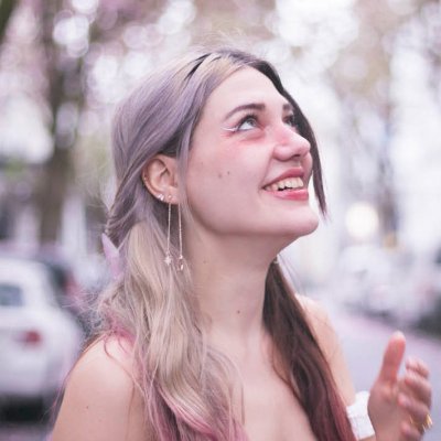 Twitch streamer 🌸 CET 
Co-Working streams: https://t.co/Mc5IPTEuvg 
🌸 soon to be student at a japanese university 🌸