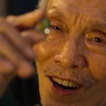 gganbukim's profile picture. doing weired stuff