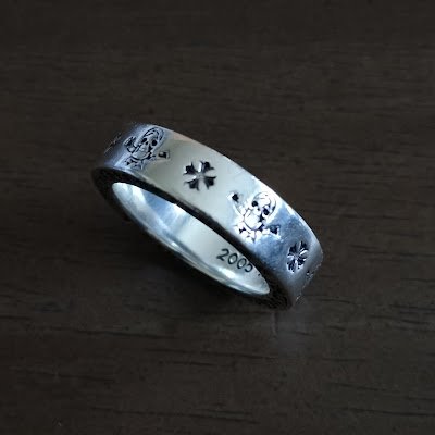 hintmint141's profile picture. 私はファッションとペンやノートといった文房具に興味があり、
普段からエルメスの革製カバーを付けたA5ノートとモンブランのボールペンを愛用しています。