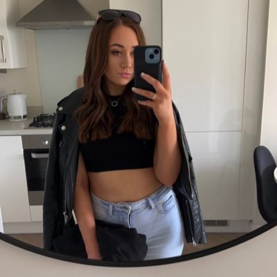 27-Very Short-99.9% sarcastic - Instagram: bethanieewebber