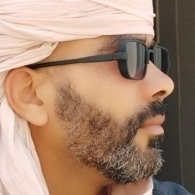 كلماتي عصاي أتكئ عليها و لي فيها مآرب أخرى