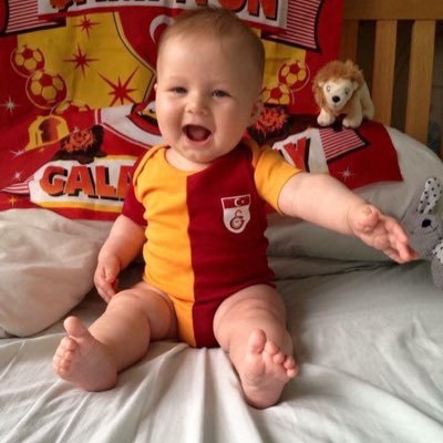 Yüz yüze herkes iyi, mevzu sırtımızı dönünce başlıyor. Galatasaray sevdalısı 💛❤️