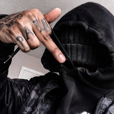 kamitendo_'s profile picture. F A C E L E S S  M I S F I T