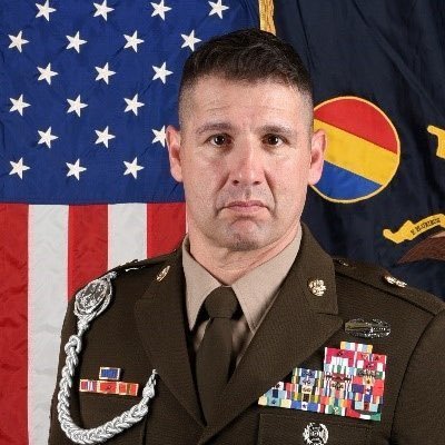 Official Twitter account for CSM Daniel T. Hendrex, U.S. Army Training & Doctrine Command. (Following, RTs, likes≠endorsement)