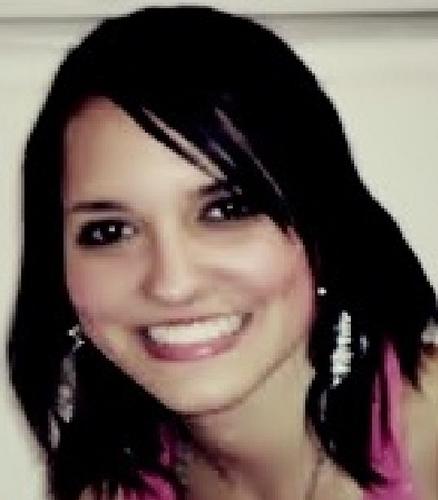 libriana com muito orgulhoo,inteligente,batalhadora vaidosa,estudante e futura radialista.adora se divertir e muito simpatica.