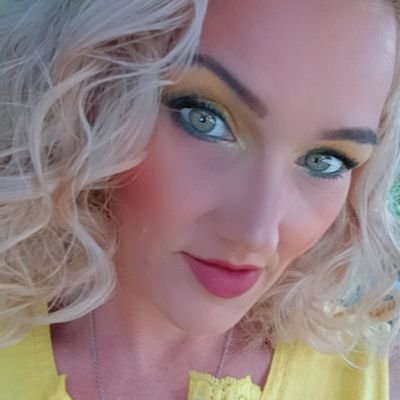 Widow ♥️ Mother ♥️ Sister
Married to the love of my life for 15 years.
Mom to 3 Natalie Millie & baby Kj 💙
5 Siblings myself. Don't Fn¢k With my Family 🦋♥️💯