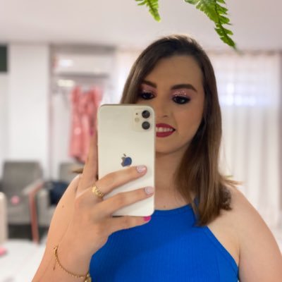 🎓Técnica em Comunicação Visual. 👩🏼💼❤️Marketing ❤️@alexs3001 👩❤️👨 https://t.co/7vT2IFHAHK 🦋✨