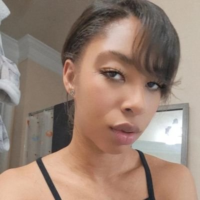 fitwthDestiny's profile picture. Personal Trainer 😉💪🏽,Mom, Chief Destiny, Influencer, Head of My Own Damn Business!!
