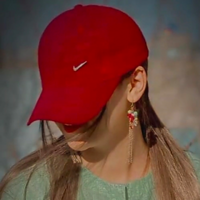 SoniaKh89415997's profile picture. 