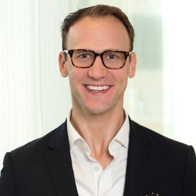 Senior VP @ UBS Private Wealth Management Working with ventured-backed technology founders @Forbes Top Next-Gen Best-In-State Wealth Advisor