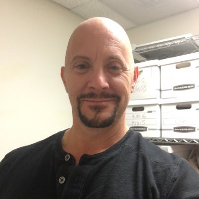 Vecenye's profile picture. 