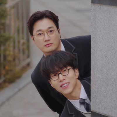 mo_o_0_0's profile picture. 어딘가에 우리들을 위한 안식처가 있다는 믿음으로