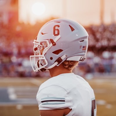 6’2 180 Class of 24 RB/WR/FS            Hudl highlights-https://t.co/0tkCwasEyD