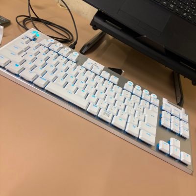 shu_javatto's profile picture. 公務員（自衛官）｜95年生まれ｜CCNA・セキュマネ・CompTIA持ち｜ネスペ受験済／FP2級＆AWS挑戦予定｜ネットワーク×お金の知識を発信してます！