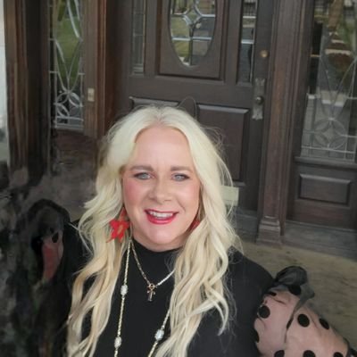 tkurten12's profile picture. Beautiful are the minds that find beauty in everything. 💯💥