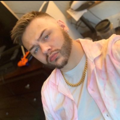 Michael30931445's profile picture. ......