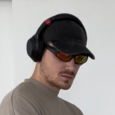 xq2r7's profile picture. tech entrepreneur. solar system maximalist