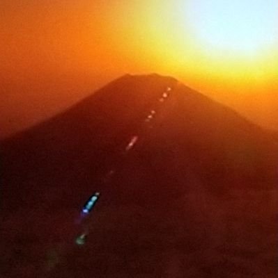 ZiOqrx's profile picture. ⭐️(^^)
必ず明るい未来が来ると信じる者です。🔰✨📯地球は、太陽の周りを周り、太陽系も天の川銀河の中で、常に回転移動している、天の川銀河も回転移動していると信じる。宇宙の運行をじっと見つめる存在が神で、大宇宙の根本仏の愛の念いで私たちは、生かされていると信じます。