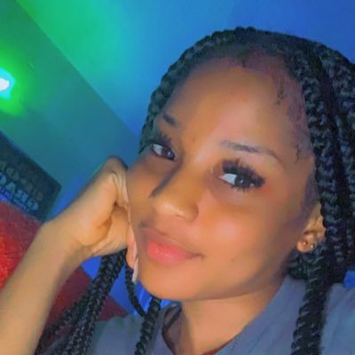 Proudly twin 👯‍♀️👯‍♀️ Gemini ♊️ Queen,a scholar of history and international studies and Man United die hard fan🛑.Follow my twin @chiagoxie Alex