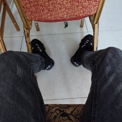 alexleki5's profile picture. Isn't it wierd you're reading this in your head