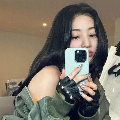 gifshyo's profile picture. - your daily dose of #JIHYO gifs ♡