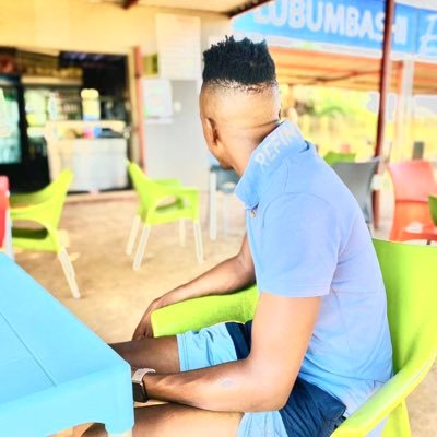 Dfourklipa's profile picture. Simplicity is the key to happiness