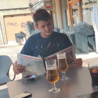 ici ça tweet sur le sport en général ⚽️🚴🏻♂️🏎️ Pour preuve je lis AS en pp