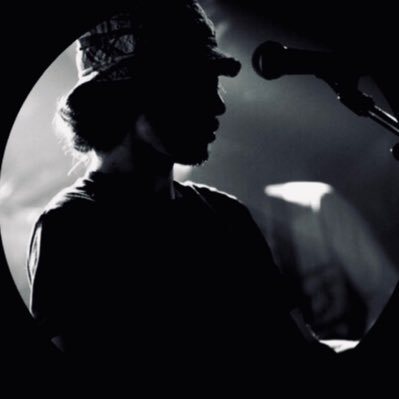 Staple(愛知)@2004.R.I.P.Twitter復活。遠い昔スクリーモバンドとして活動。仕事上5年ほど東京へ。帰郷後リバイバルでギター愛に目覚める。哀愁のemoおじさん。ソロギター練習中。GRACEN名義で音楽で遊んでます。50歳手前でスケボーにハマりただ今オーリー挑戦中