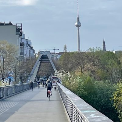 mitte10437's profile picture. only 18+!